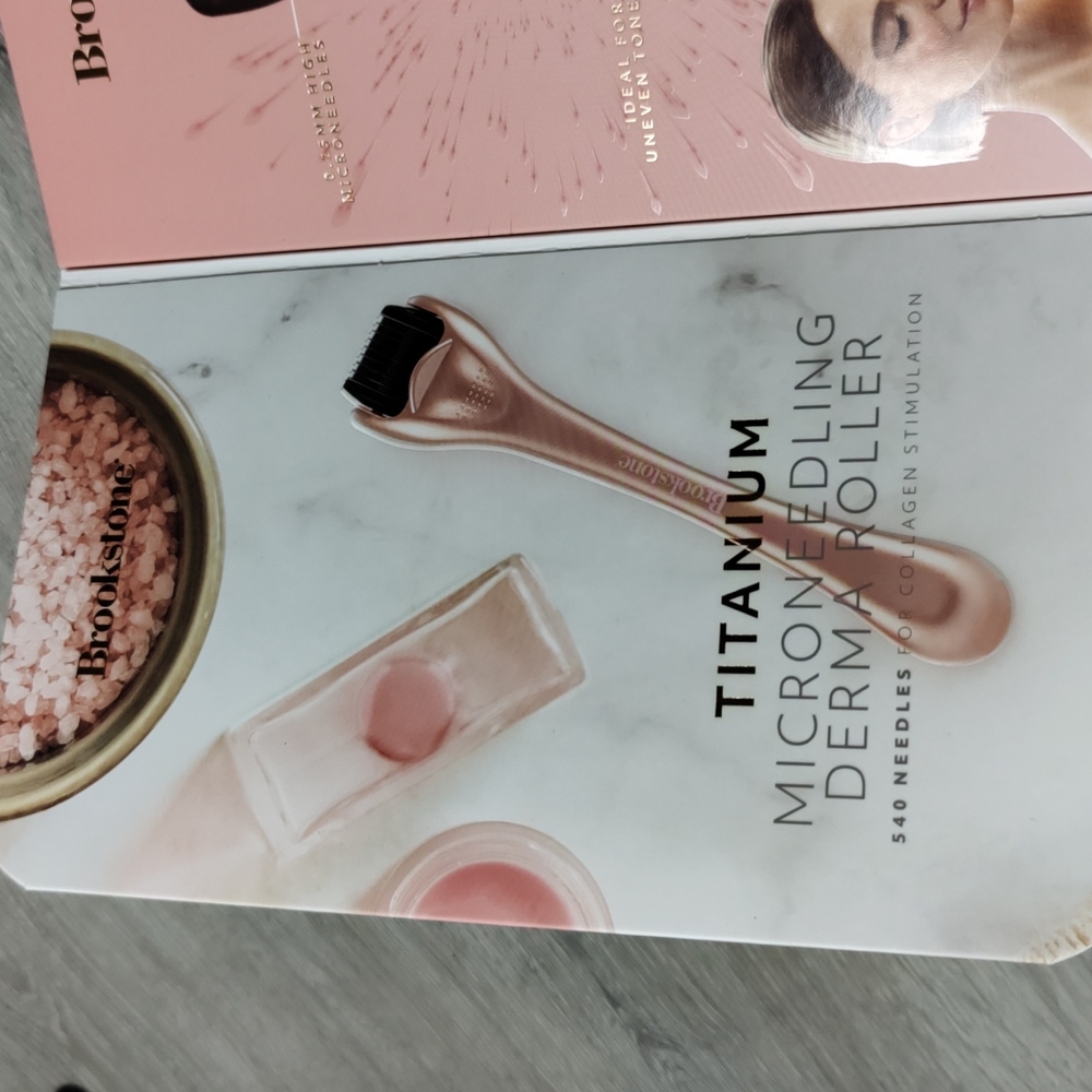 NIB Brookstone Titanium Microneedling Derma Facial Skincare Roller - Picture 2 of 8